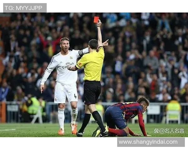 足球场上的咬人事件揭秘哪位明星球员曾因咬人而引发争议 足球场上的咬人事件揭秘哪位明星球员曾因咬人而引发争议