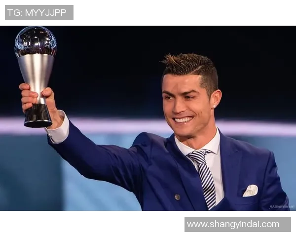 足球明星与时尚西装的完美融合展现运动魅力与优雅风范 足球明星与时尚西装的完美融合展现运动魅力与优雅风范