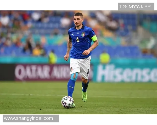 足球明星因长期训练导致脚趾变形的真实记录与背后故事揭秘 足球明星因长期训练导致脚趾变形的真实记录与背后故事揭秘