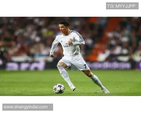 足球明星墙纸手机壁纸尽显球场风采让你随时随地感受足球魅力与激情 足球明星墙纸手机壁纸尽显球场风采让你随时随地感受足球魅力与激情